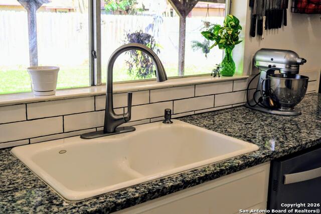 Image 9 of 17 For 305 Southwick