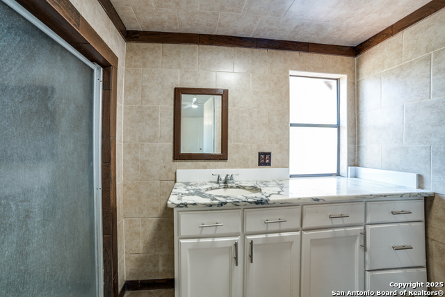 Listing photo id 17 for 8325 Fm 327  