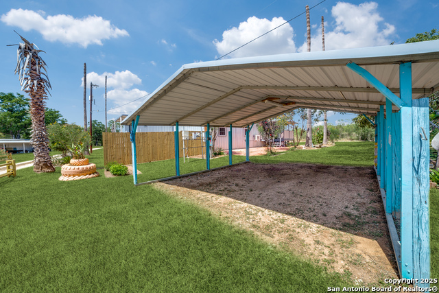 Listing photo id 6 for 8325 Fm 327  