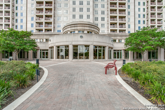 Image 38 of 49 For 1 Towers Park Ln  1007