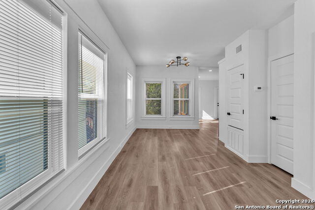 Image 11 of 36 For 1505 Woodlawn  2