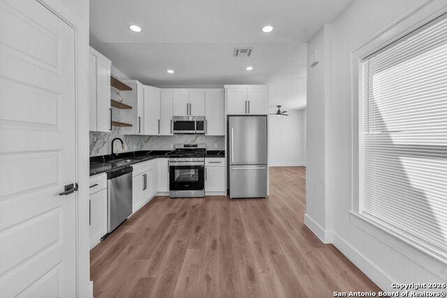 Image 21 of 36 For 1505 Woodlawn  2