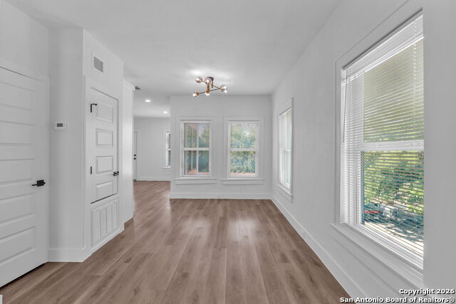 Image 27 of 36 For 1505 Woodlawn  2