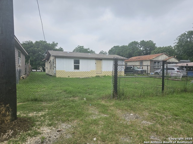 Image 3 of 10 For 907 Hough  