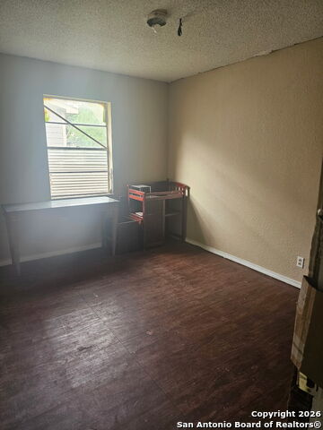 Image 9 of 10 For 907 Hough  