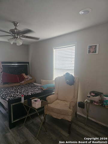 Image 6 of 21 For 915 Novella  