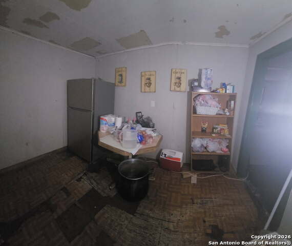 Image 8 of 21 For 915 Novella  