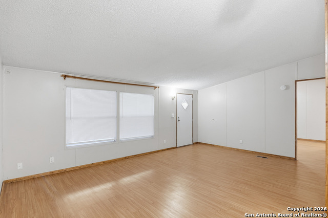 Listing photo id 8 for 560 Canal  