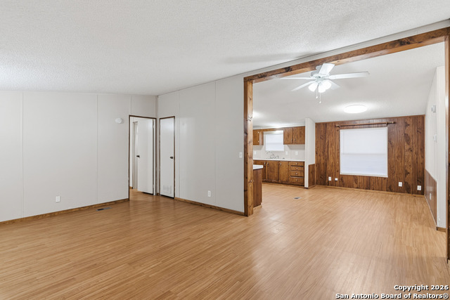 Listing photo id 12 for 560 Canal  