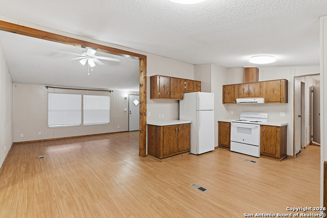 Listing photo id 16 for 560 Canal  