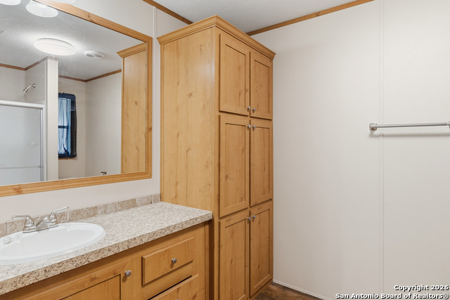 Listing photo id 9 for 596 Canal  