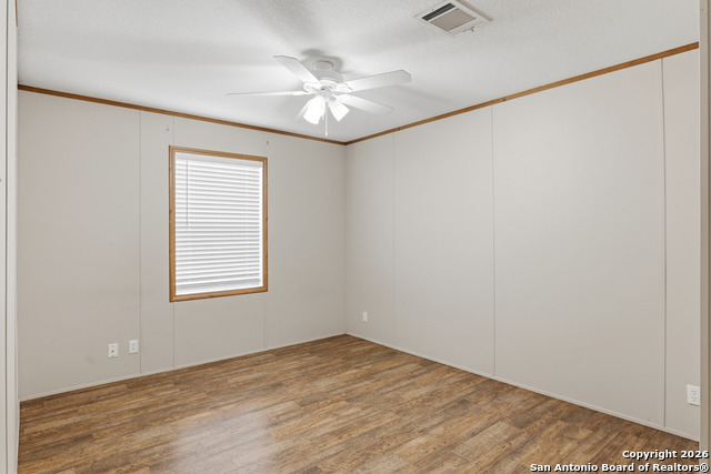 Listing photo id 10 for 596 Canal  