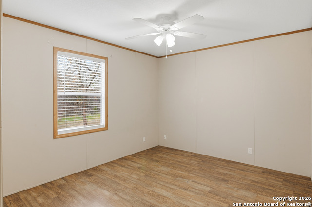 Listing photo id 11 for 596 Canal  