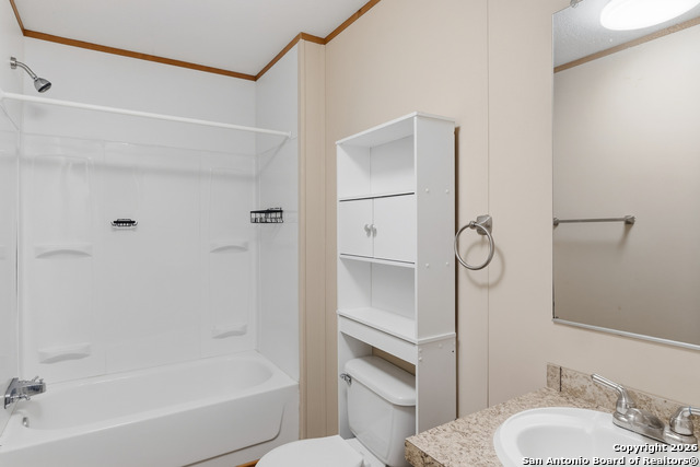 Listing photo id 12 for 596 Canal  