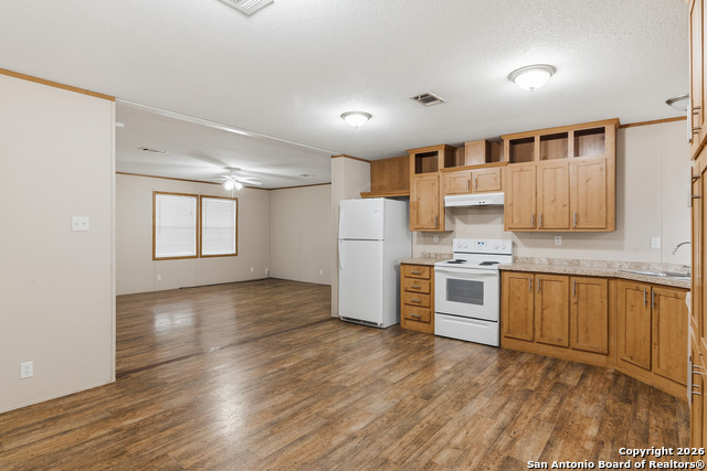 Listing photo id 13 for 596 Canal  