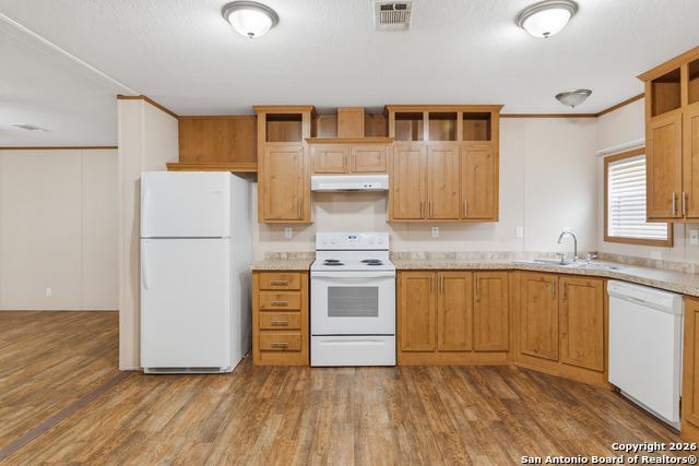 Listing photo id 15 for 596 Canal  