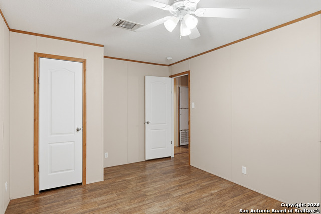 Listing photo id 19 for 596 Canal  