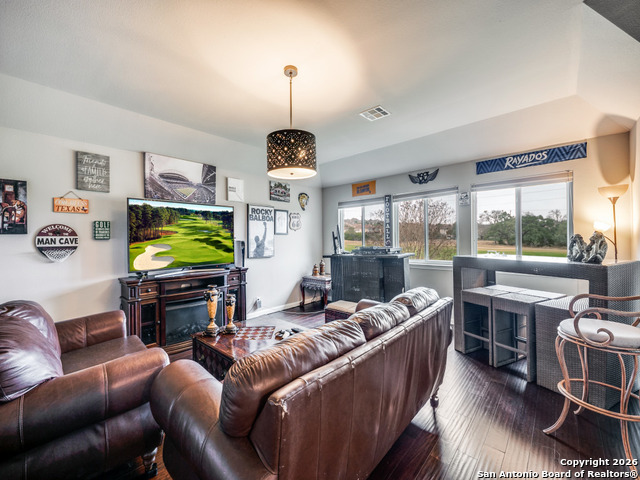 Listing photo id 13 for 25427 Bunker Dr