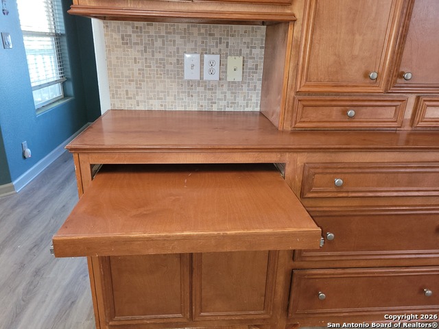 Image 15 of 63 For 1951 Dowdy Rd