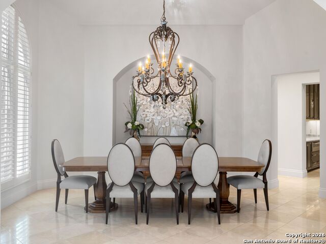 Listing photo id 8 for 14 Duxbury Park