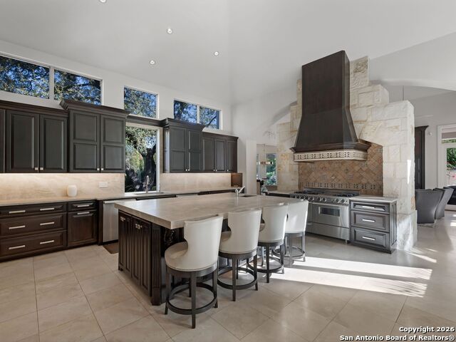 Listing photo id 11 for 14 Duxbury Park