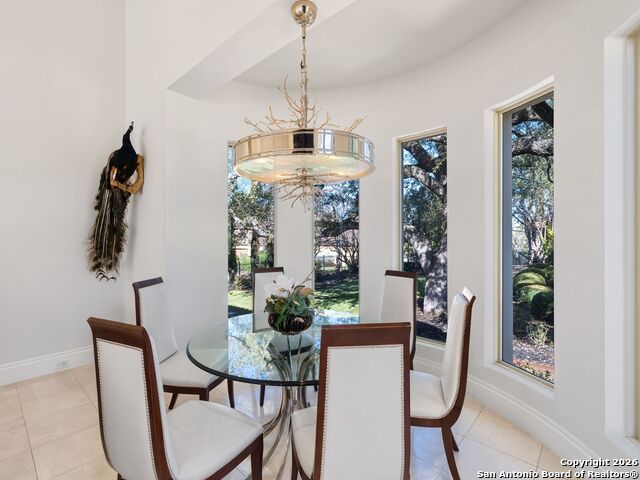 Listing photo id 15 for 14 Duxbury Park