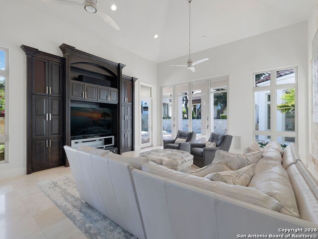 Listing photo id 16 for 14 Duxbury Park