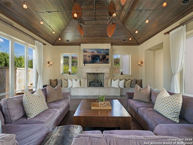 Listing photo id 53 for 14 Duxbury Park