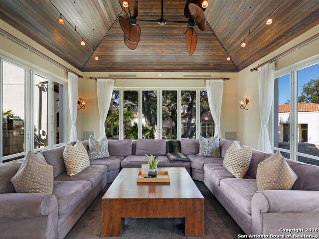 Listing photo id 54 for 14 Duxbury Park