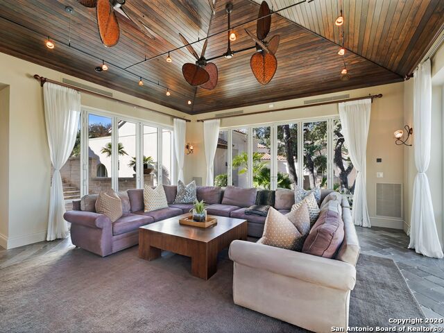 Listing photo id 55 for 14 Duxbury Park