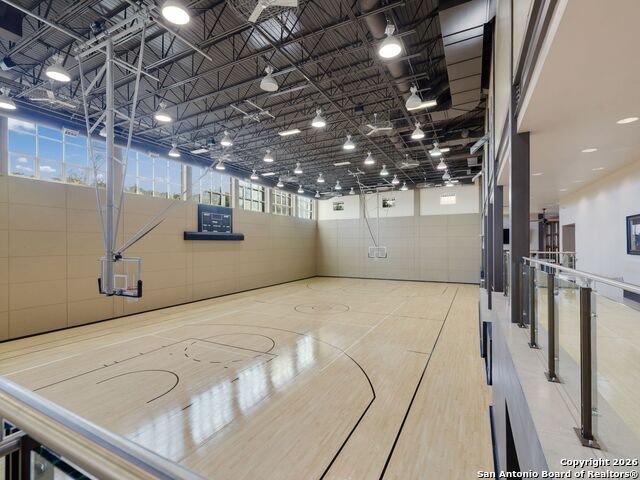 Listing photo id 64 for 14 Duxbury Park