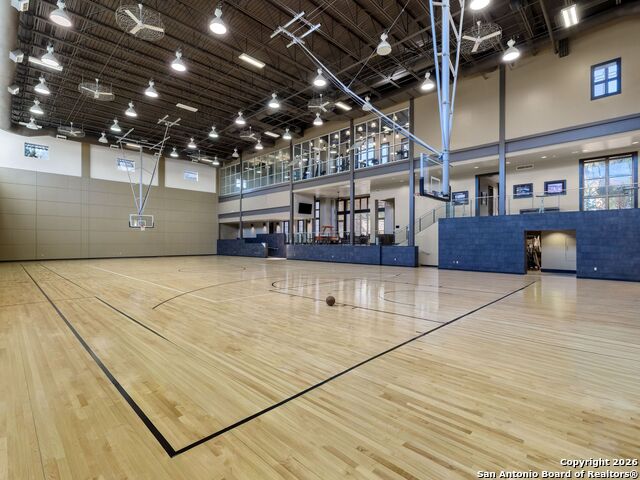 Listing photo id 74 for 14 Duxbury Park