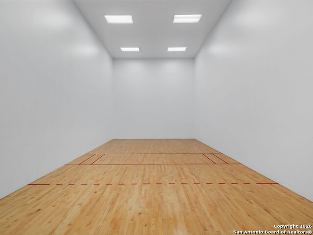 Listing photo id 77 for 14 Duxbury Park