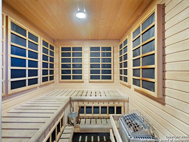 Listing photo id 87 for 14 Duxbury Park