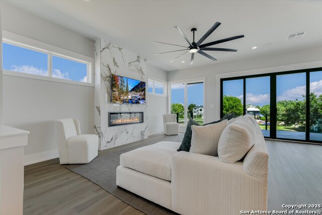 Image 12 of 46 For 420 Lake  