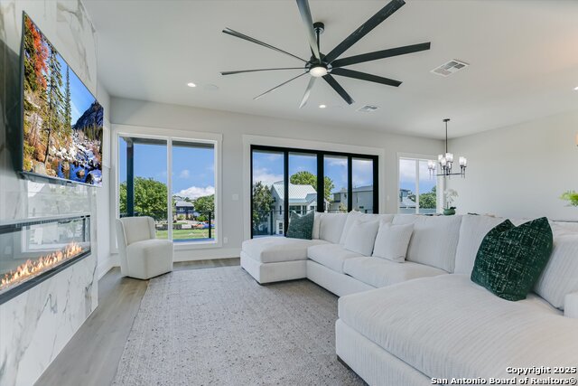 Image 13 of 46 For 420 Lake  