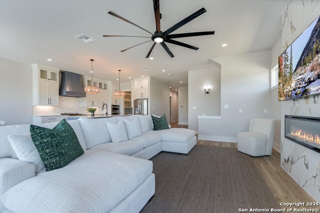 Image 14 of 46 For 420 Lake  