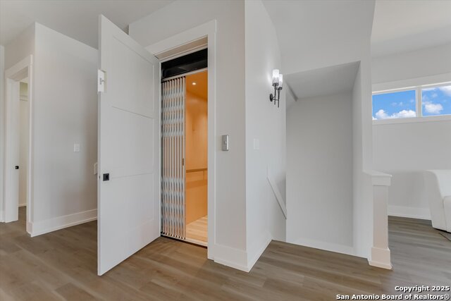 Image 29 of 46 For 420 Lake  