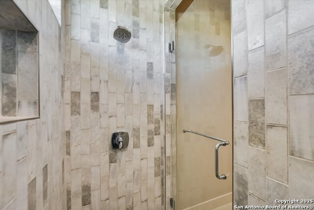 Image 35 of 46 For 420 Lake  