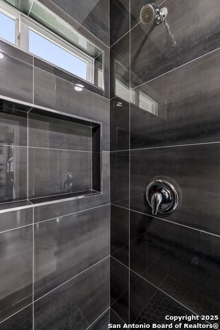 Image 12 of 21 For 110 Weizmann