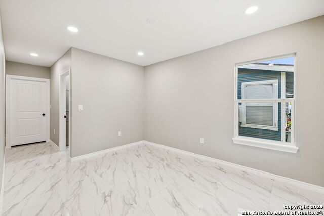 Image 9 of 21 For 110 Weizmann