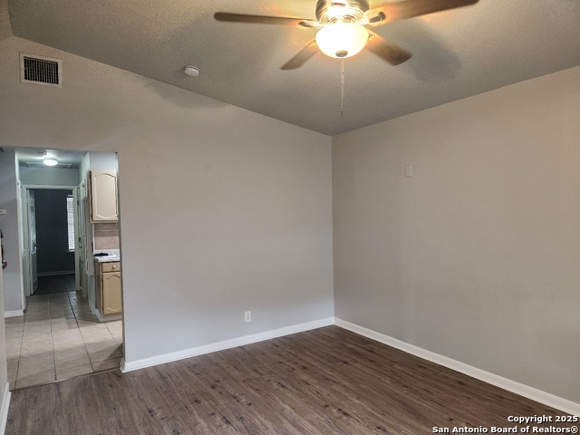 Image 2 of 5 For 6018 Royal Valley