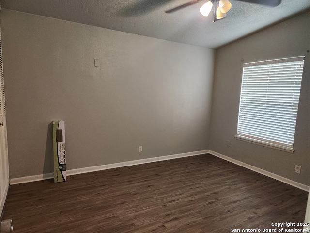 Image 4 of 5 For 6018 Royal Valley