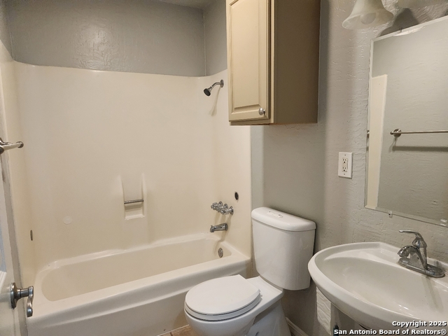 Image 5 of 5 For 6018 Royal Valley