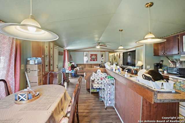 Listing photo id 24 for 4911 Jim Daniel