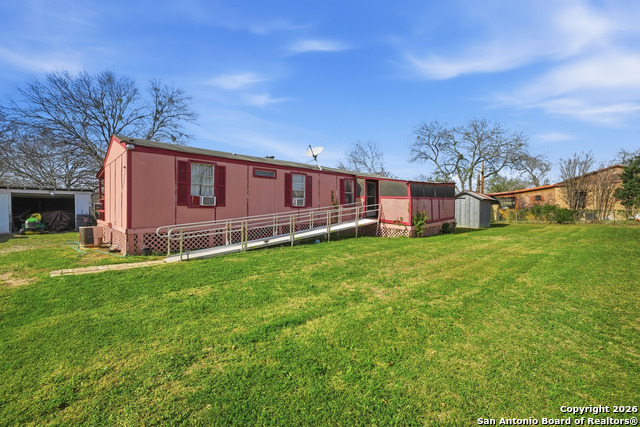 Listing photo id 1 for 4911 Jim Daniel