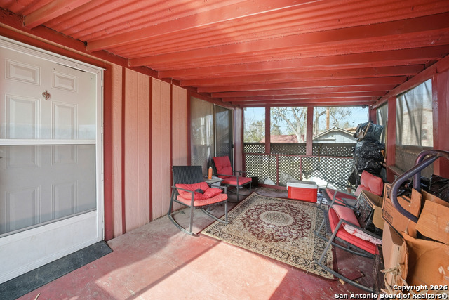 Listing photo id 2 for 4911 Jim Daniel