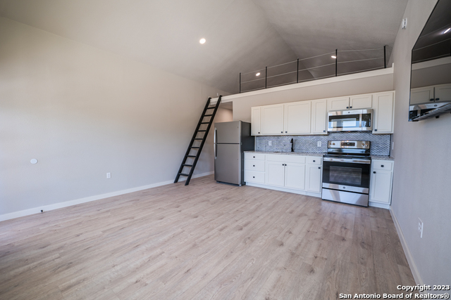 Image 4 of 20 For 1225 Texas Oaks  D