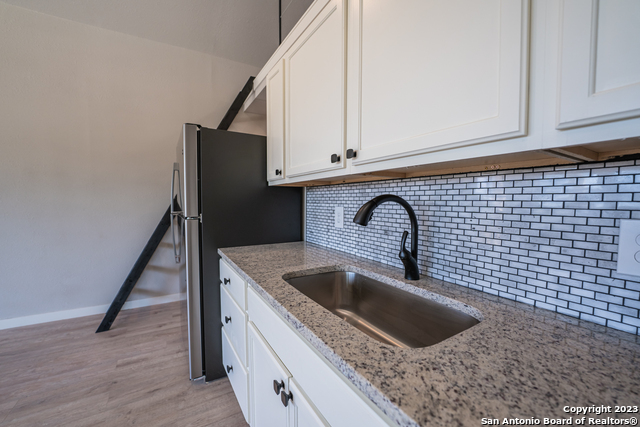 Image 8 of 20 For 1225 Texas Oaks  D