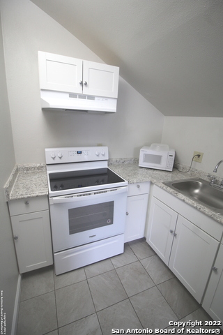 Image 11 of 17 For 232 Cornell Ave  201